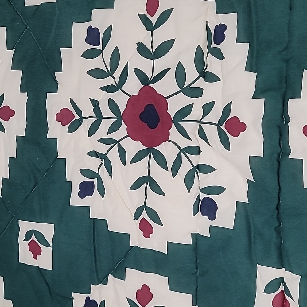 Berkshire Quilt Pattern Comforter, JCPenney's Preloved‎